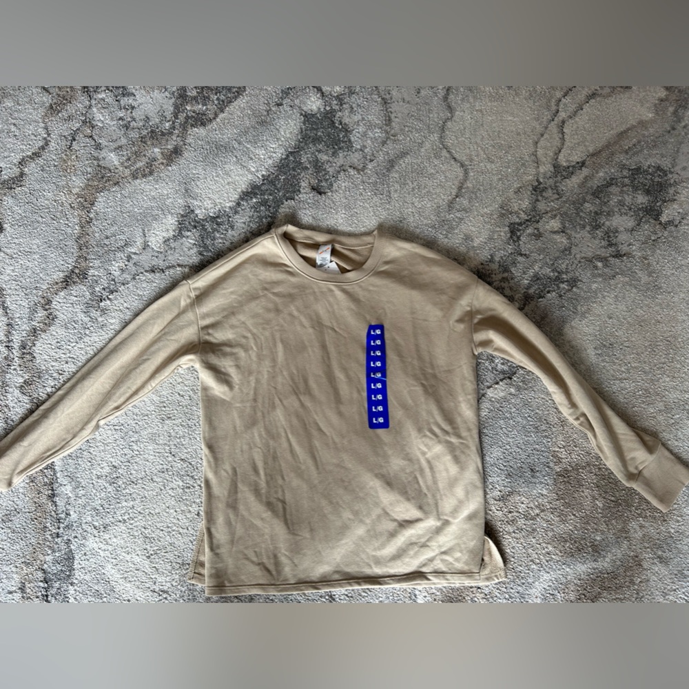 NWT crew neck sweater